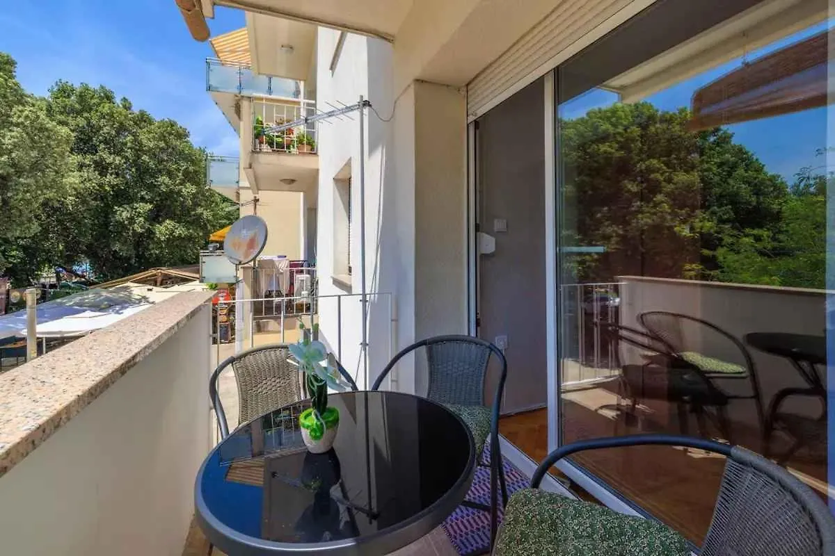 Apartment In Crikvenica 51468