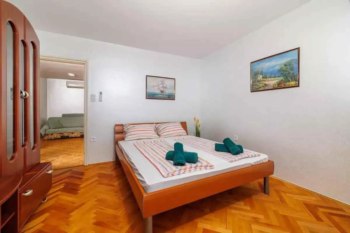 Apartment In Crikvenica 51468