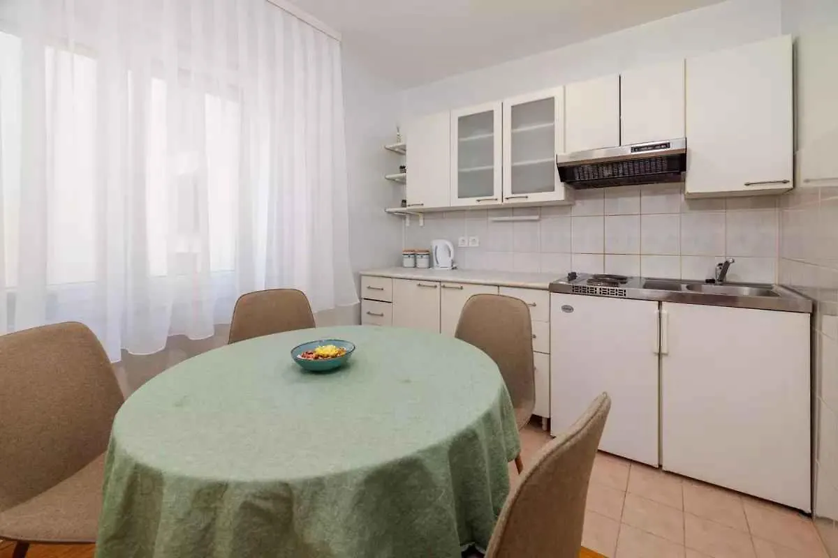 Apartment In Crikvenica 51468